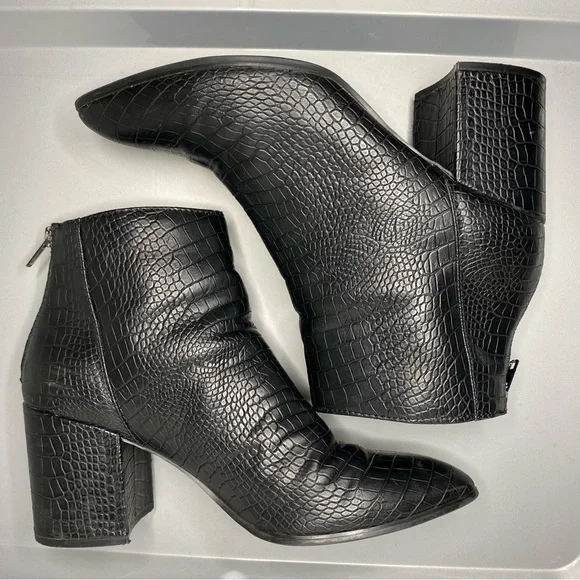 Steve Madden Jillian Croc Embossed Black PU Leather Pointy Toe Ankle Boots 9.5 - Picture 5 of 12